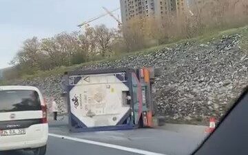 Emre KURT/İSTANBUL, – ESENYURT TEM Otoyolu Edirne istikametinde seyir halindeki