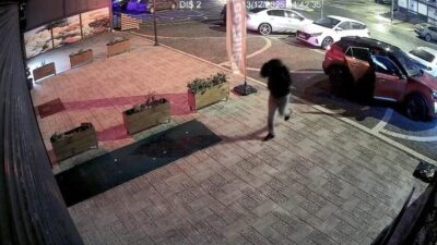 Vehbi DEMİR / İSTANBUL, – ESENYURT’ta otomobille gelen maskeli 4