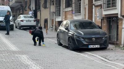 Baran AKKAYA/İSTANBUL, -ESENYURT’ta sokakta yürüyen kişiye kimliği belirsiz motosikletli tarafından
