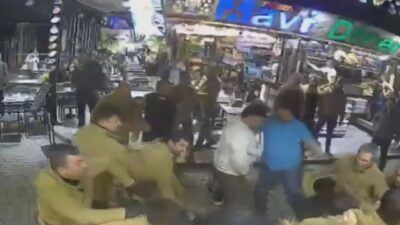 Vehbi DEMİR / İSTANBUL, -FATİH’te 2 esnaf arasında iş yerlerindeki