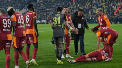 İSTANBUL, -Fenerbahçe-Galatasaray arasında oynanan maçta, Galatasaray futbolcularının gol sevinci sahaya