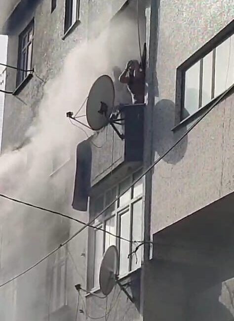 Emre KURT/İSTANBUL, – GAZİOSMANPAŞA’da 4 katlı binanın giriş katında çıkan