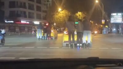 Mert ORDU/İSTANBUL, – KADIKÖY’de patenli 6 kişi hareket halindeki iki