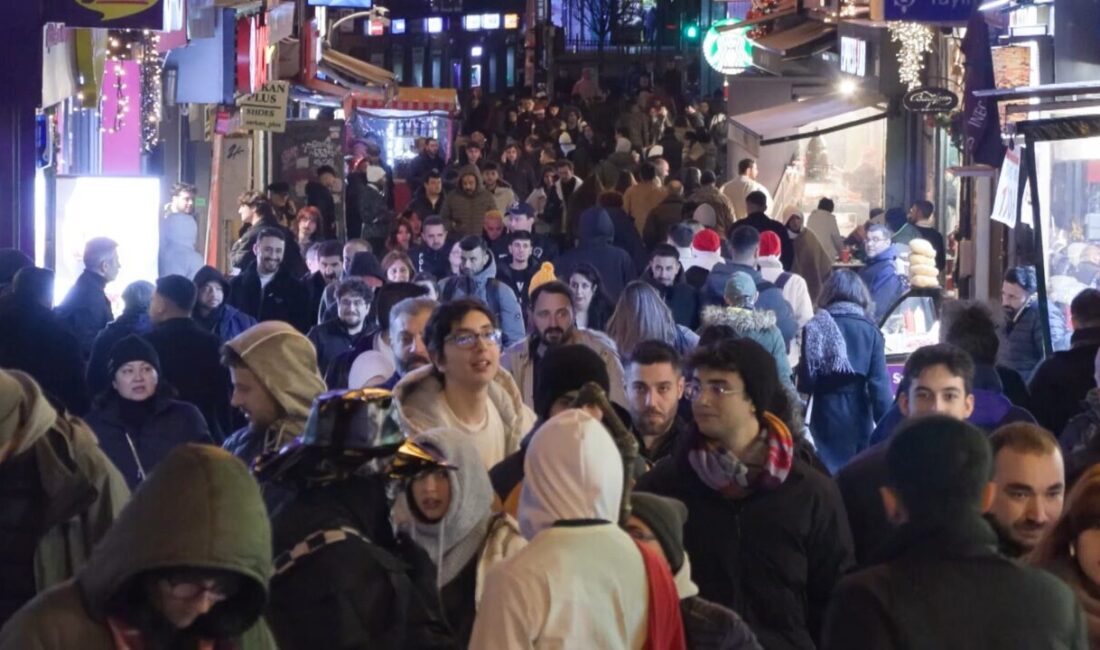 Melike USLU- Şevval CİNDİR/İSTANBUL, – YENİ yıla saatler kala Kadıköy’de