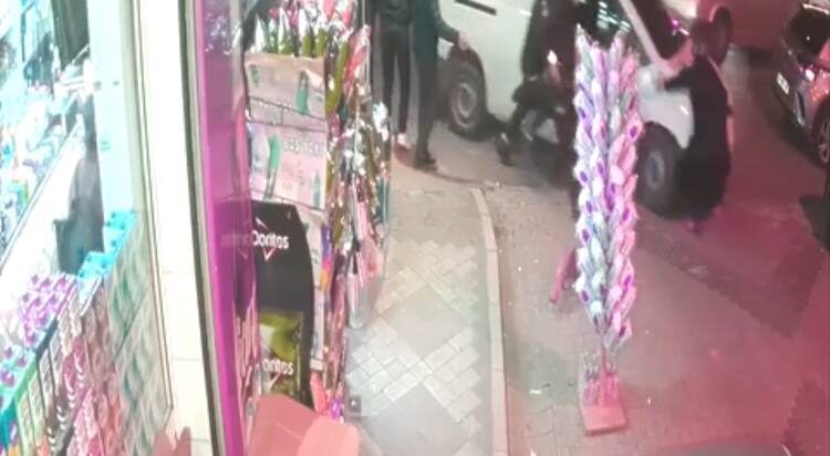 Baran AKKAYA-Altunay TUGA/İSTANBUL, -KÜÇÜKÇEKMECE’de denetim yapan bekçilerin ‘dur’ ihtarına uymayan