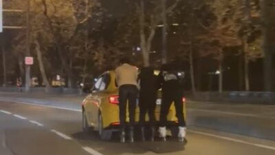 Mert ORDU/İSTANBUL, – MALTEPE’de patenli 3 kişi hareket halindeki bir