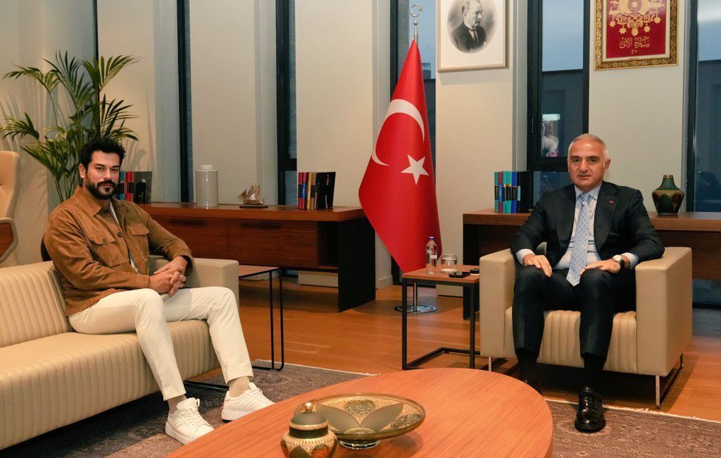İSTANBUL Kültür ve Turizm Bakanı Mehmet Nuri Ersoy, oyuncu Burak