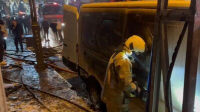 Mehmet Kaan KURT/İSTANBUL, – PENDİK’te tekstil atölyesinde çıkan yangın, binanın