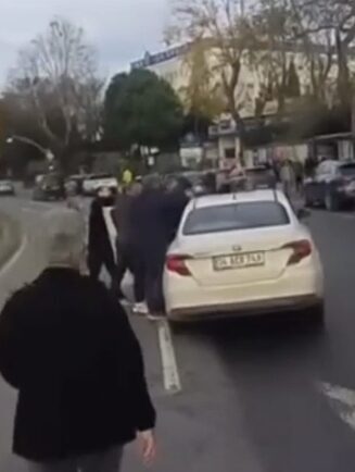 Vehbi DEMİR – Hiba HAKBİLİR / İSTANBUL, – SARIYER’de trafikte