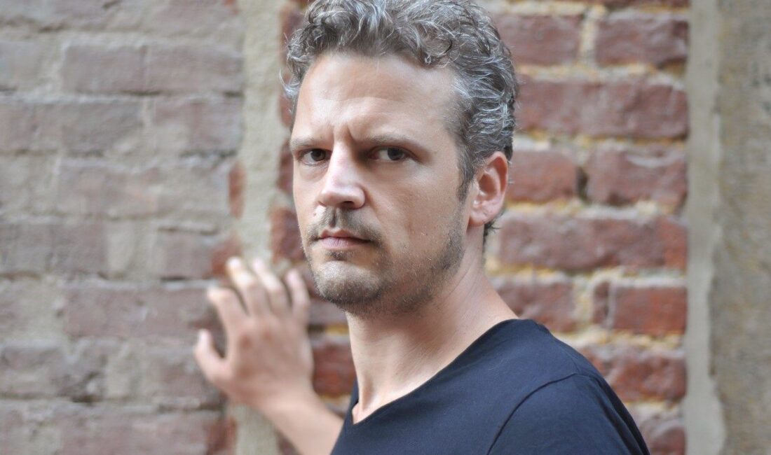 Hasan YILDIRIM / İSTANBUL, – Şişli’de yönetmen Seren Yüce, kapısını