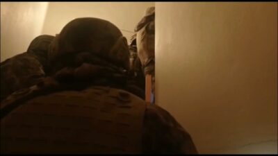 İSTANBUL – Şişli’de uyuşturucu imalatı yapılan eve düzenlenen operasyonda 3