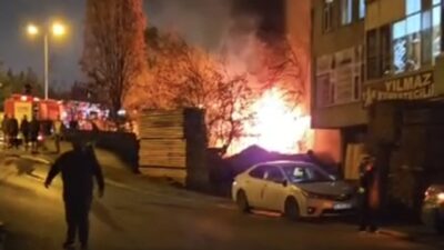 Mert ORDU / İSTANBUL, – SULTANBEYLİ’de, 4 katlı binanın giriş