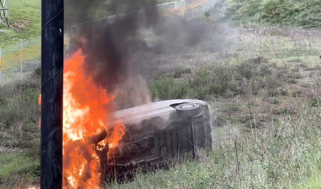 Taylan ERGÜN/İSTANBUL, – TUZLA Kuzey Marmara Otoyolu’nda sağanak nedeniyle kayganlaşan
