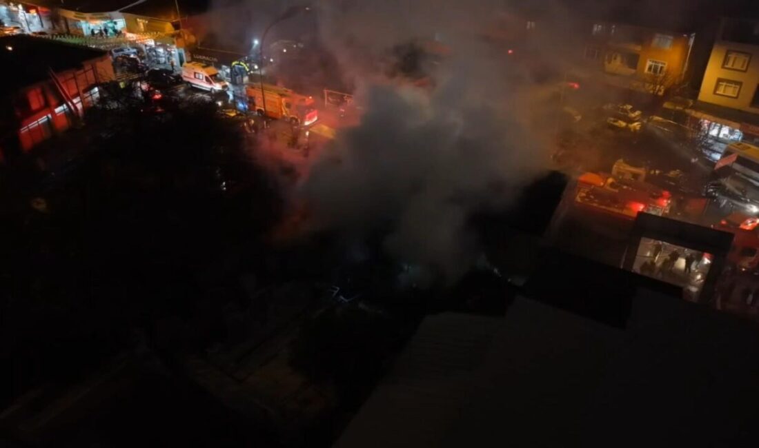 Mert ORDU/İSTANBUL, – Ümraniye’de kereste deposunda yangın çıktı. Yangına müdahale
