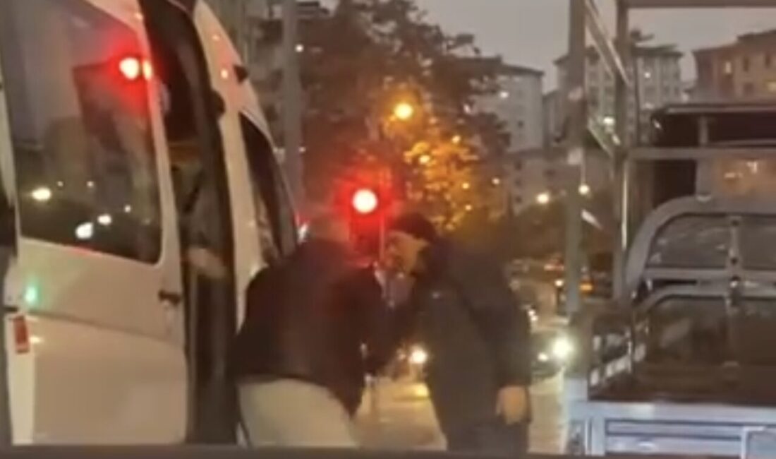 Mert ORDU-Hiba HAKBİLİR / İSTANBUL – ÜMRANİYE’de trafikteki servis şoförü