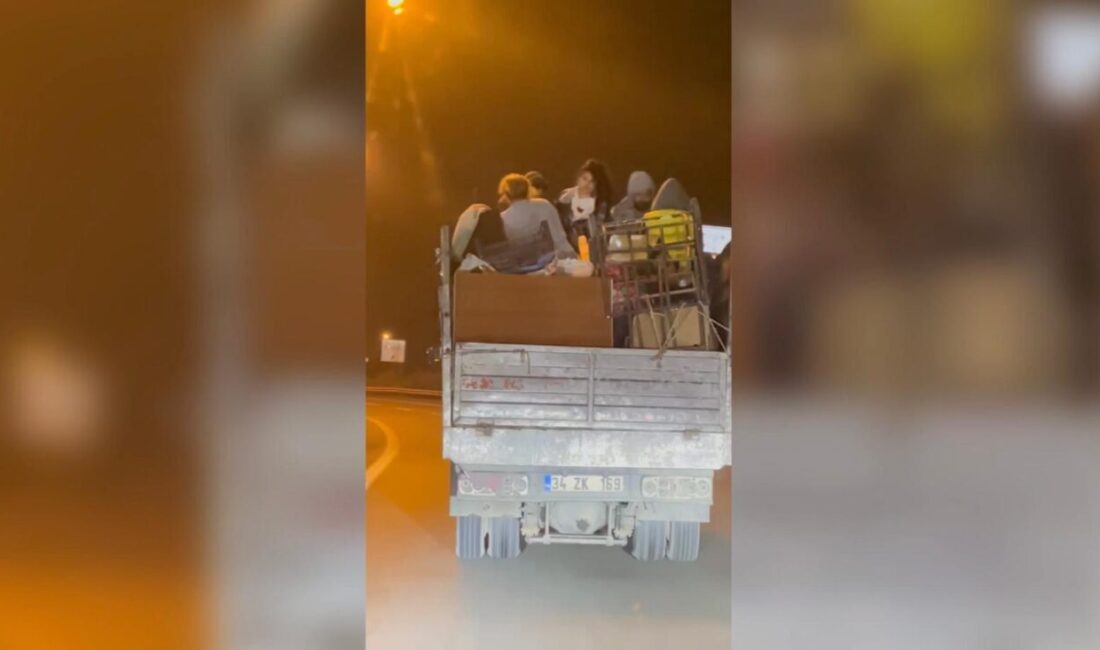 Mehmet Kaan KURT/İSTANBUL, – ÜSKÜDAR’da kamyonet kasasında aralarında çocuklarında bulunduğu