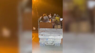 Mehmet Kaan KURT/İSTANBUL, – ÜSKÜDAR’da kamyonet kasasında aralarında çocuklarında bulunduğu