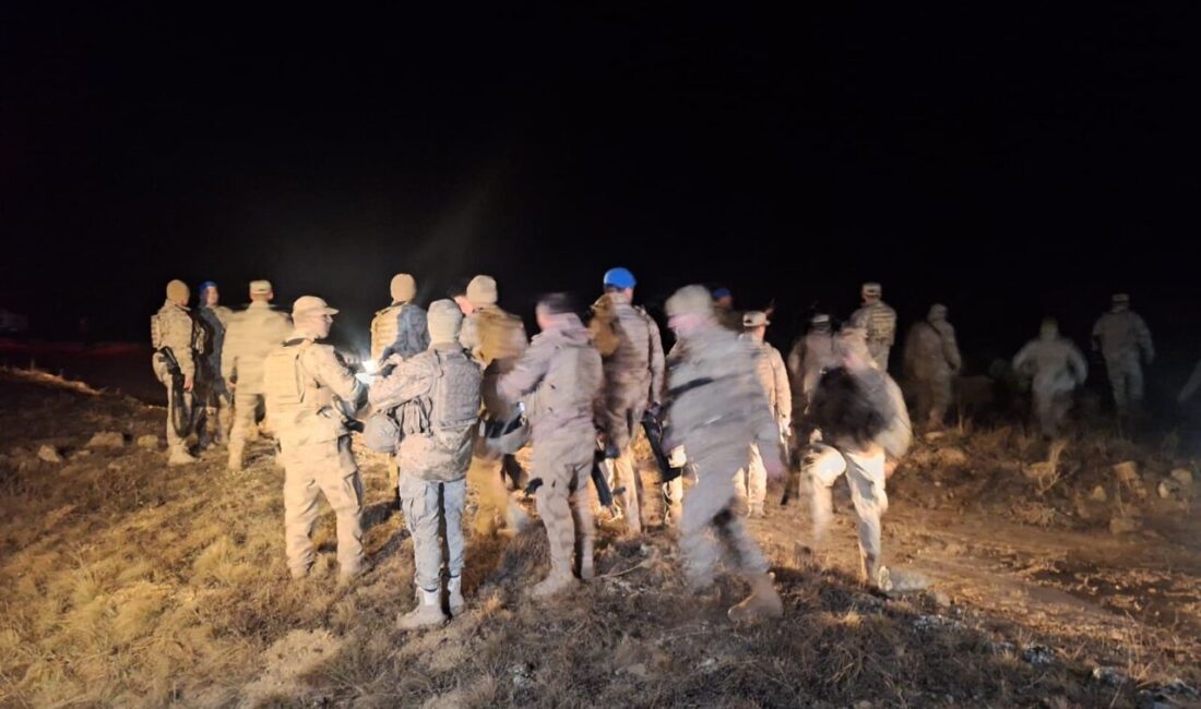 UÇUŞ EKİBİ, ELEKTRİK ARIZASINDAN KAYNAKLI ACİL İNİŞ TALEBİNDE BULUNMUŞ İletişim