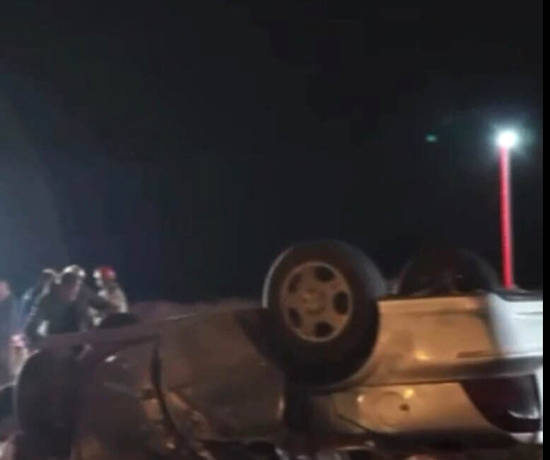 Emre EFE/POLATLI (Ankara), – ANKARA’nın Polatlı ilçesinde otomobilin aynı yöne