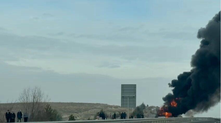 Emre EFE/POLATLI (Ankara), – ANKARA’nın Polatlı ilçesinde, seyir halindeki yolcu