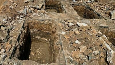 SURİYE, – SURİYE’nin kuzeyindeki İdlib’de eski bir güvenlik merkezinde toplu