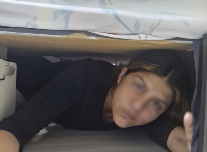 Hüseyin SEZGİN/BURSA, -BURSA’da kapıları kart ve sert plastik parçalarla açıp