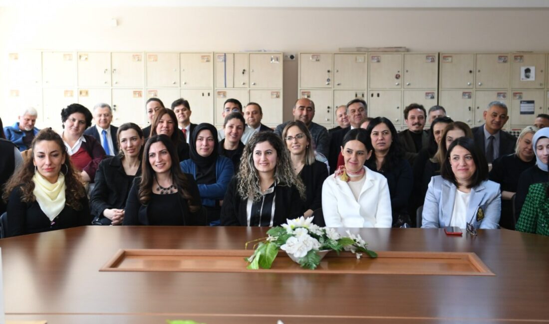 Milli Eğitim Bakanlığı, öğretmenlerin mazerete bağlı yer değiştirme duyurusunu yayımladı.