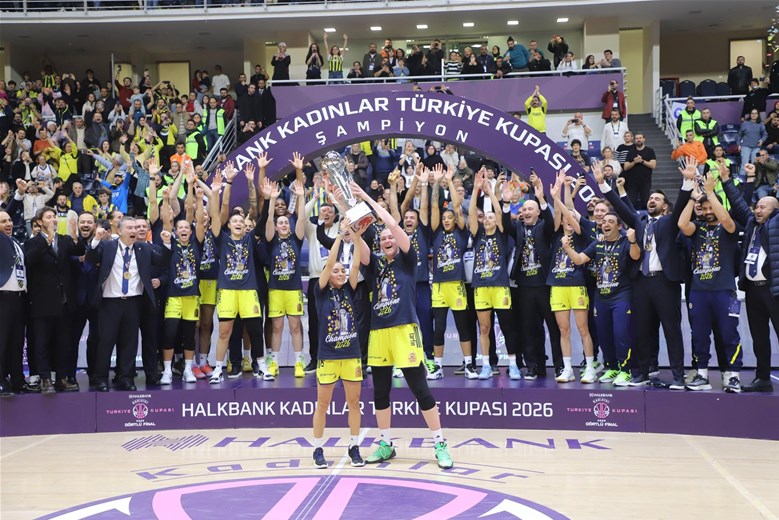 Kupa Kraliçesi Fenerbahçe Opet! Bakan Bak’tan Tebrik Mesajı