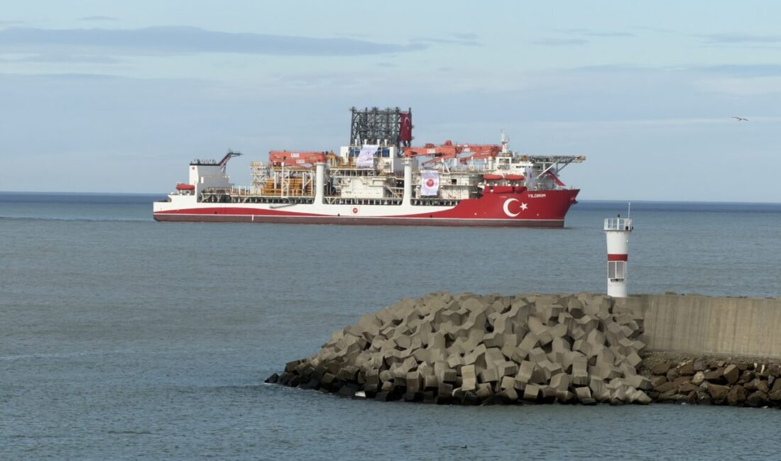 Ayhan ACAR/ÇAYCUMA (Zonguldak), – TÜRKİYE’nin 6’ncı sondaj gemisi ‘Yıldırım’, Karadeniz’de
