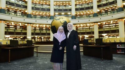 ANKARA, – CUMHURBAŞKANI Recep Tayyip Erdoğan’ın eşi Emine Erdoğan, Malezya