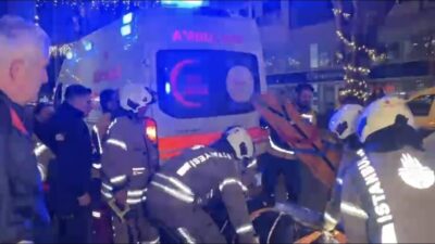 Vehbi DEMİR / İSTANBUL, – BAKIRKÖY’de bir marketin ahşap merdiveni