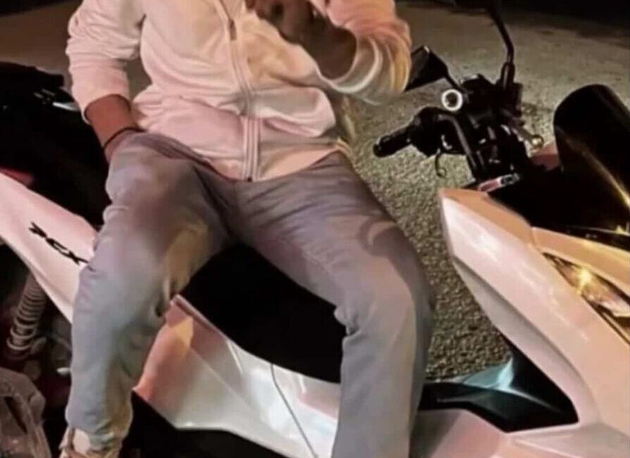 Taylan ERGÜN / İSTANBUL BAŞAKŞEHİR’de meydana gelen trafik kazasında motosiklet