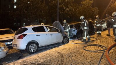 Soner HASIRCIOĞLU/İSTANBUL, – BEŞİKTAŞ’ta park halindeki 4 otomobil alev alev