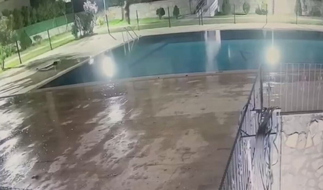 Derya EVREN KORKMAZ / İSTANBUL, – Beylikdüzü’nde bir sitenin girişinde