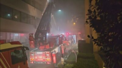 Yılmaz OKUR/İSTANBUL, – BEYOĞLU’nda 3 katlı otelde yangın çıktı. Kısa