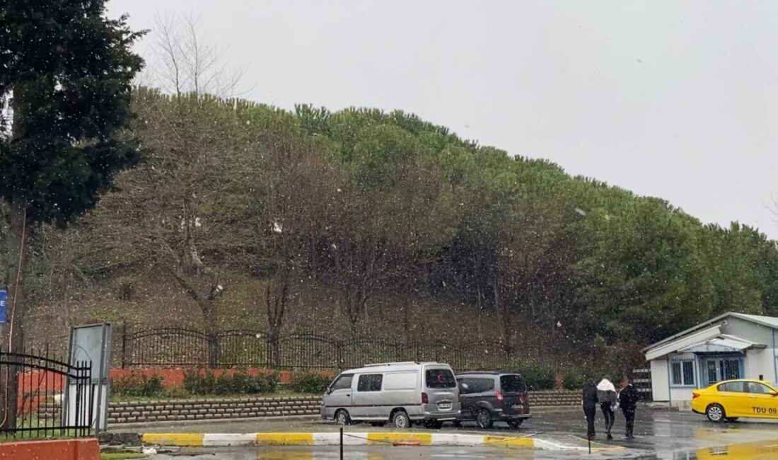 Baran AKKAYA / İSTANBUL, – İSTANBUL’da gece saatlerinde başlayan kar