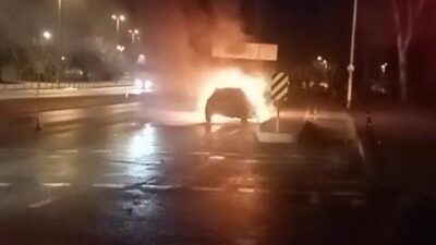 İsa ALMAÇAYIR / İSTANBUL, – MALTEPE’de seyir halindeki otomobil alev