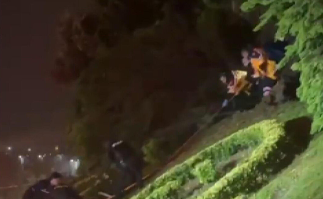 Mehmet Kaan KURT-Vehbi DEMİR/İSTANBUL, – ZEYTİNBURNU’nda sağanak ve fırtınanın etkili