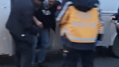 Ardacan UZUN/ DİLOVASI(Kocaeli), – TEM Otoyolu’nun Kocaeli geçişinde servis minibüsünün,