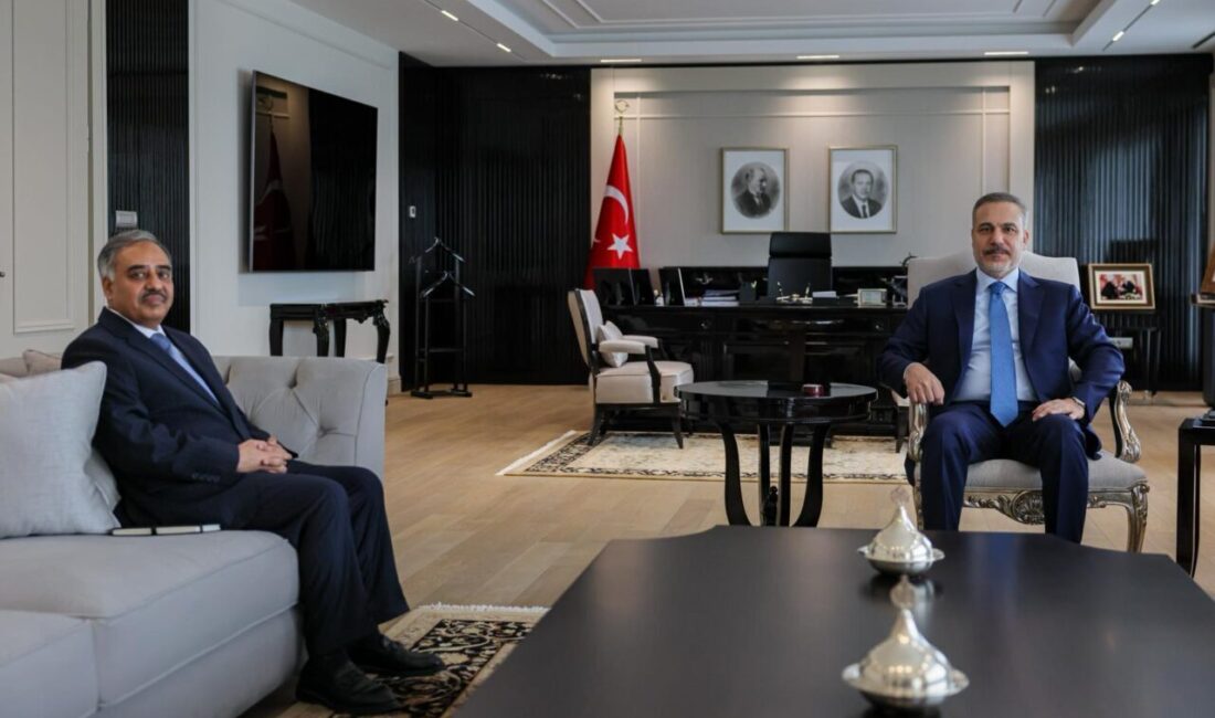 ANKARA, – DIŞİŞLERİ Bakanı Hakan Fidan, D-8 Genel Sekreteri Büyükelçi