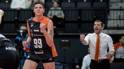 İSTANBUL, – SALON: Eczacıbaşı Spor Salonu HAKEMLER: Ebru Kaya, Yusuf