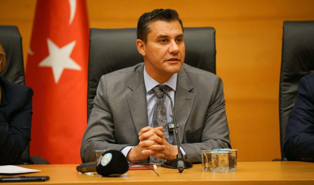 Ersan ERDOĞAN/MANİSA, – MANİSA Büyükşehir Belediye Başkanı Ferdi Zeyrek’in evinin