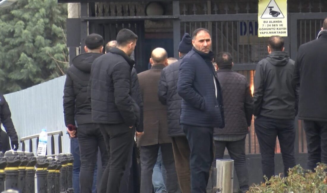 Özgür EREN / İSTANBUL, – ARNAVUTKÖY’de boşanma aşamasında olduğu eşi