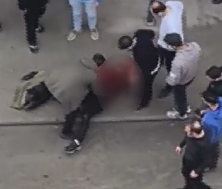 İhsan DÖRTKARDEŞ-Hiba HAKBİLİR/İSTANBUL, – AVCILAR’da iki kişi arasında çıkan tartışma