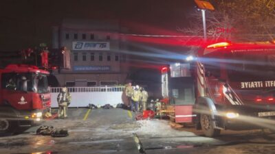 Soner HASIRCIOĞLU/İSTANBUL, – AVCILAR’da tek katlı tekstil deposunda çıkan yangın,