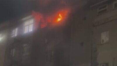 Soner HASIRCIOĞLU/İSTANBUL, – BAĞCILAR’da 4 katlı binanın en üst katındaki