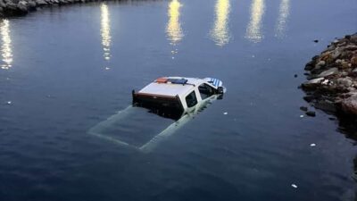 Baran AKKAYA/İSTANBUL, – BAKIRKÖY’de sürücüsünün direksiyon hakimiyetini kaybettiği İBB’ye ait