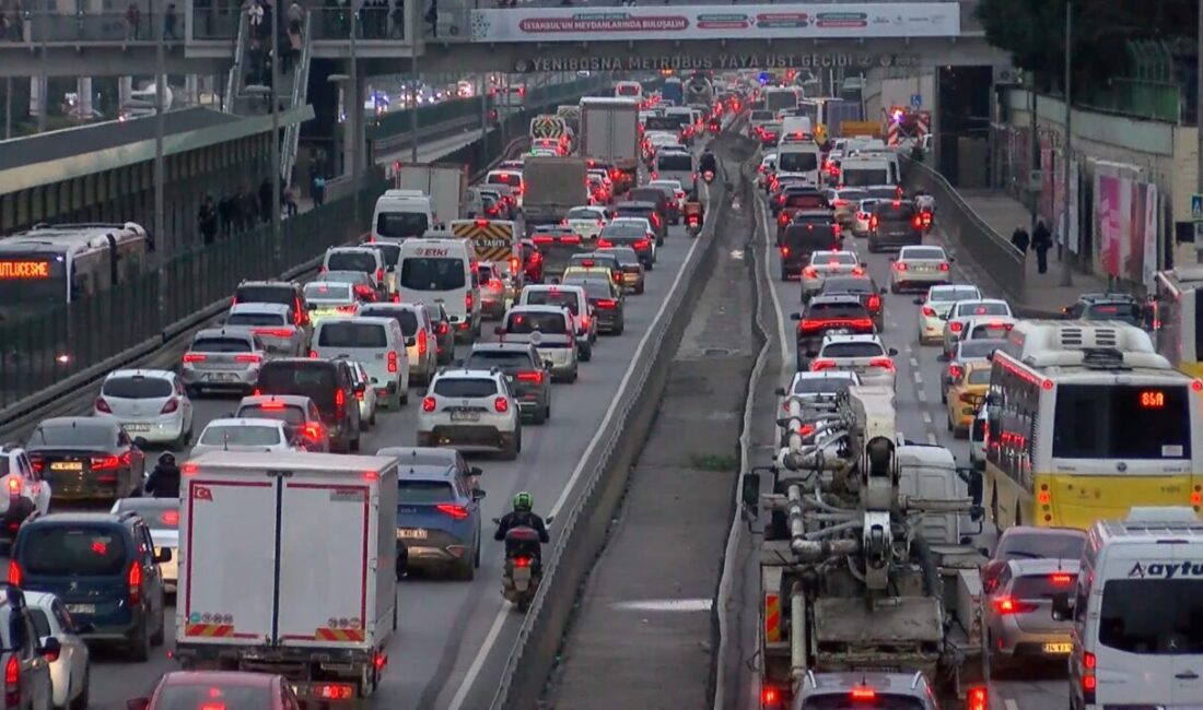Baran AKKAYA / İSTANBUL, – İSTANBUL’da haftanın son iş gününde