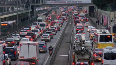 Baran AKKAYA / İSTANBUL, – İSTANBUL’da haftanın son iş gününde