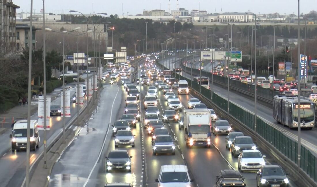 Özgür EREN / İSTANBUL, – İSTANBUL’da haftanın ilk iş gününde